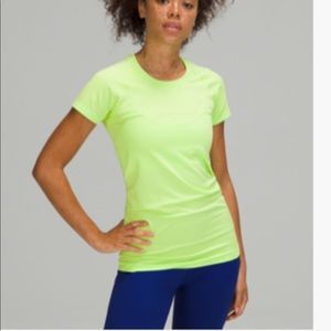 Swiftly Tech Short Sleeve Shirt 2.0
Color: Neo Mint/Neo Mint
Size: 8